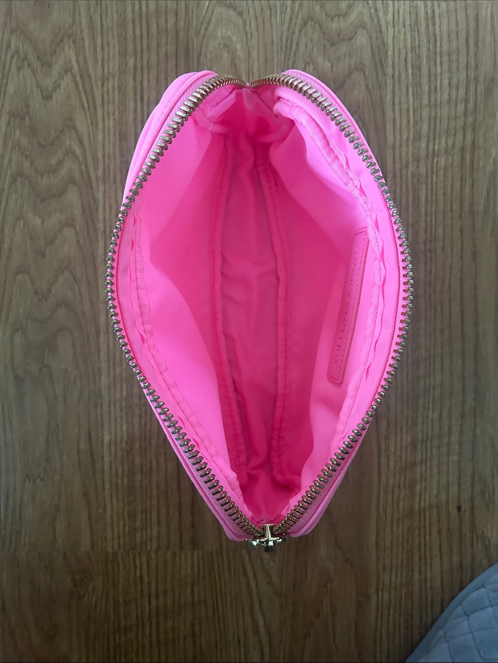 Stoney Clover Pink Travel Cosmetic Bag - Compact Women's Pouch - Picture 3 of 6